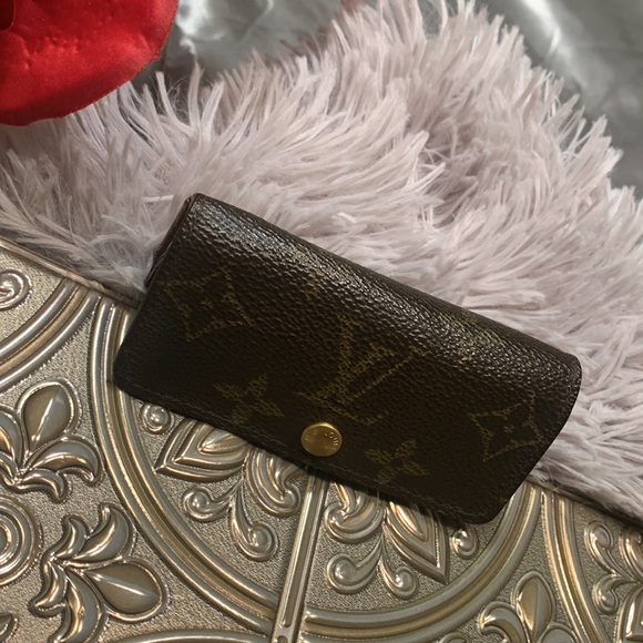 🌹 REPOSH • Vintage Louis Vuitton Dark Brown Signature Monogram Key Holder - Picture 3 of 16